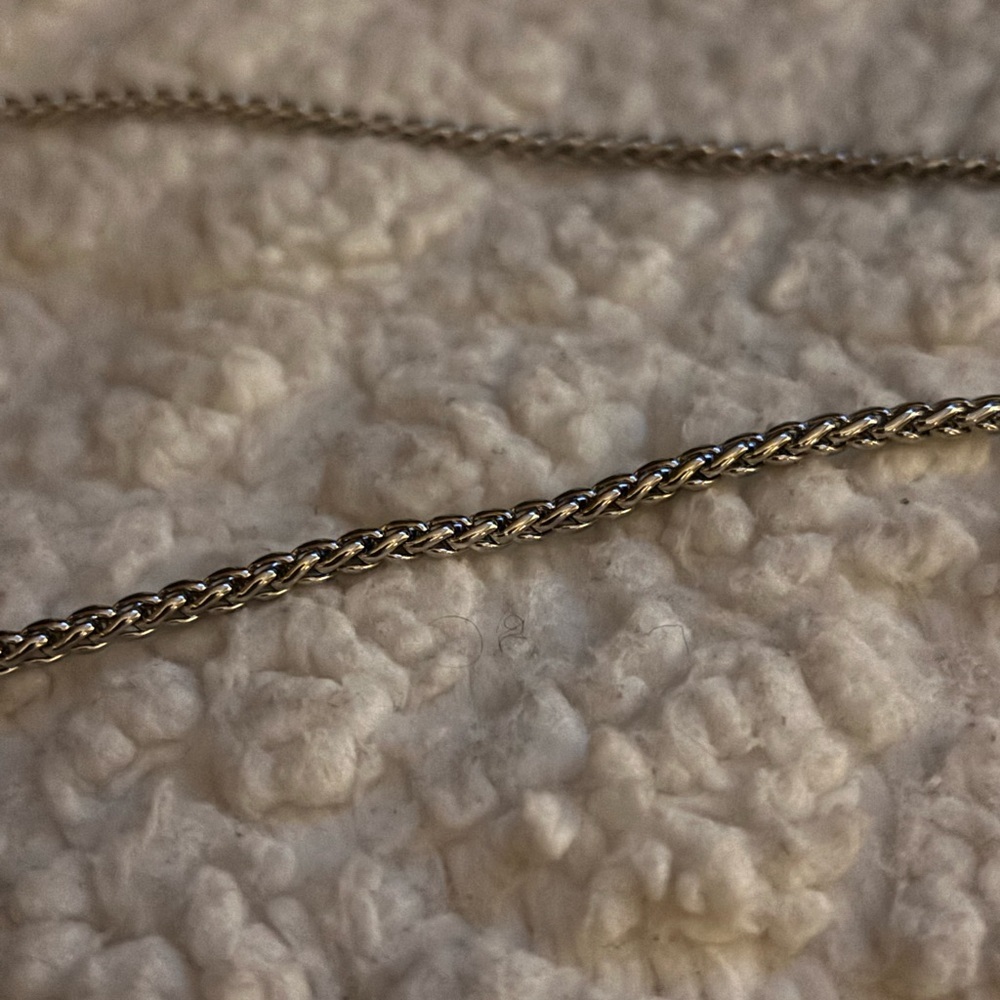 Elegant Silver Lariat Necklace with Tassels - Picture 4 of 4